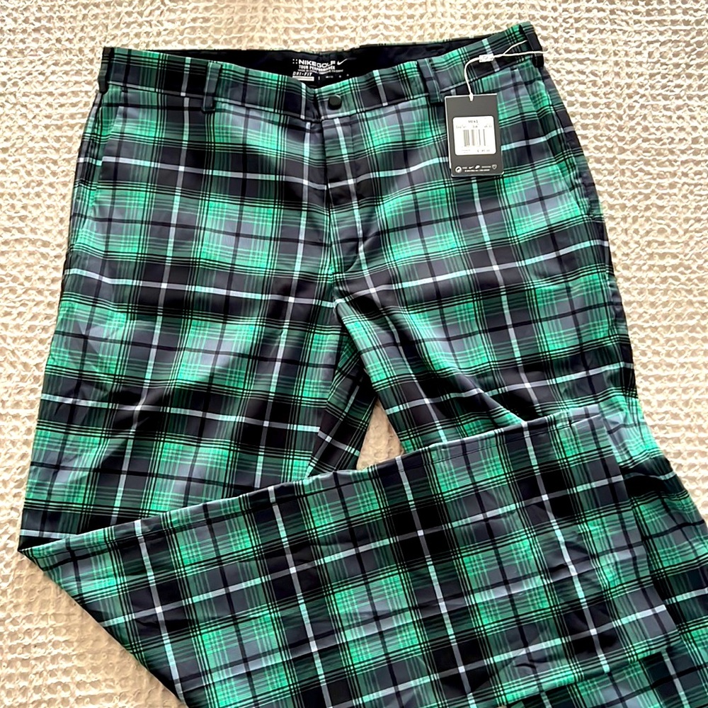 Men’s Nike Golf Pants 36x32 — green plaid